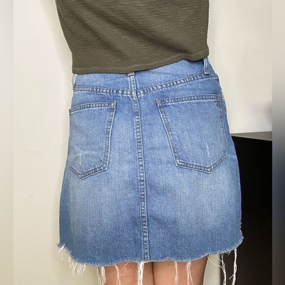 Madewell Rigid Denim A-Line Mini Skirt in Keene Wash Cutout Edition - Picture 2 of 8